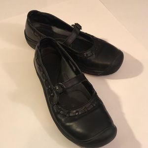 Keen Woman’s Black Leather Mary Janes Size 9